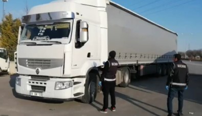 Dorsedeki Kutulardan 5 Milyonluk Kaçak Sigara Çikti