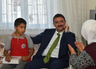 'Kapinizdayiz' Projesi Sayesinde Yüzlerce Ailenin Sorunu Çözülüyor