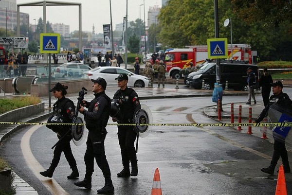 Ankara'da İçişleri Bakanlığı önünde patlama! Bölgede operasyon düzenlendi