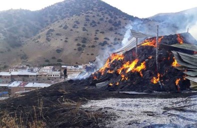 Köyde Çikan Yanginda 600 Balya Ot Yandi