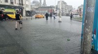Taksim'de Saganak Yagis