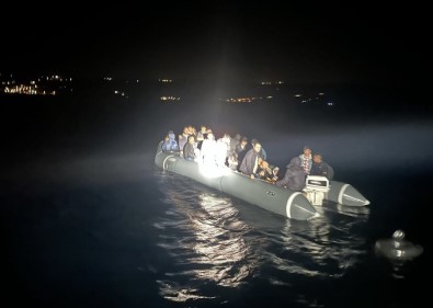 Ayvacik Açiklarinda 23 Kaçak Göçmen Yakalandi, 45 Kaçak Göçmen Kurtarildi