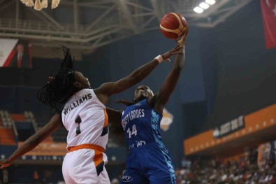 Çukurova Basketbol Avrupa'da Ikinci Maçini Kazandi