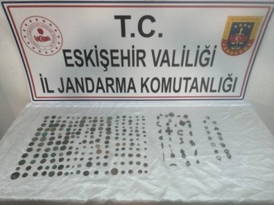 235 Parça Tarihi Eser Ile Yakalandilar