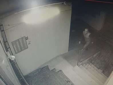 Asansörde Biçakli Tacizin Cezasi Belli Oldu