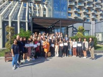 Avcilar'da 'Üreten Eller' Projesine Katilan 35 Kadin Sertifikasini Aldi