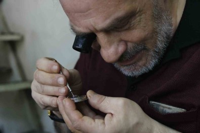 Diyarbakir'da Dört Kusaktir Zamani Bu Aile Ayarliyor