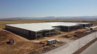 Fabrikalar Bir Bir Yükseliyor, Tamamlandiginda 40 Bin Kisiye Istihdam Saglayacak