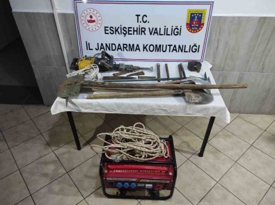 Kaçak Kazi Yapan 5 Sahsa Jandarmadan Suçüstü