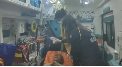 Sisli'de 5 Katli Binanin 2'Nci Katinda Yangin Açiklamasi 1 Yarali