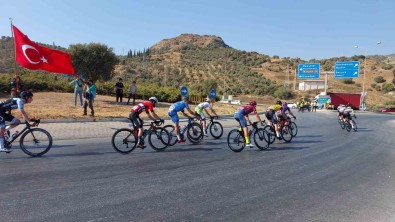 Bisikletçiler Söke'de Coskuyla Karsilandi