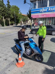 Burdur'da 55 Araca Para Cezasi Uygulanarak 12 Araç Trafikten Men Edildi