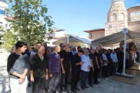 Hayatini Kaybeden Filistinliler Için Akhisar'da Giyabi Cenaze Namazi Kilindi Haberi