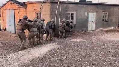 Sanliurfa'da Silah Kaçakçiligi Operasyonu Açiklamasi 5 Gözalti