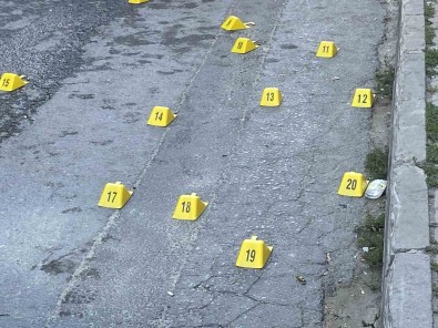 Seyir Halindeki Araç Kursun Yagmuruna Tutuldu Açiklamasi 1 Yarali