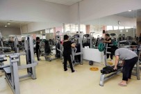 Yenimahalle Belediyesi Temiz Tuttugu Havuzlariyla Kisa Hazir