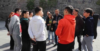 Büyüksehir Belediyesi Er Turan Grubunu Agirladi