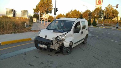 Çorum'da Trafik Kazasi Açiklamasi 2 Yarali