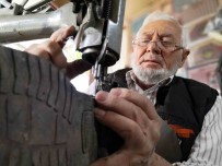 60 Yildir Kunduracilik Yaparak Geçimini Sagliyor