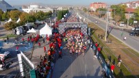Binlerce Sporcu 2. Uluslararasi Konya Yari Maratonu'nda 'Iyilik' Için Kostu