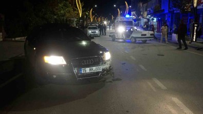 Burdur'da Iki Otomobil Çarpisti Açiklamasi 2 Yarali