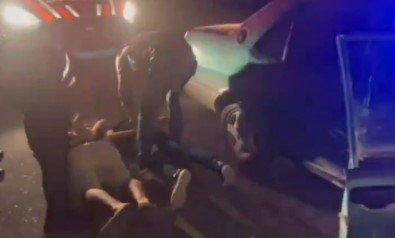 Jandarmadan Hareket Halindeki Otomobile Operasyon Açiklamasi 14 Ruhsatsiz Tabanca Ele Geçirildi