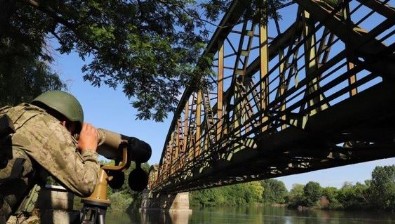 MSB duyurdu: Yunanistan'a geçmek isteyen 4'ü FETÖ'cü 5 kişi yakalandı