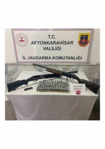 Jandarmadan Ruhsatsiz Silah Baskini