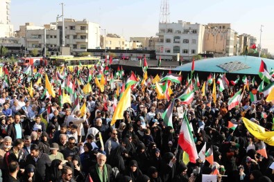 Iran'da On Binlerce Kisiden Israil Protestosu