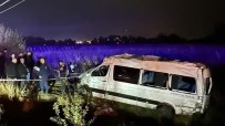 Kahramanmaras'ta Yolcu Minibüs Takla Atti Açiklamasi 1 Ölü, 13 Yarali
