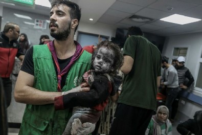 Katil İsrail'in hastane saldırısında yüzlerce sivil şehit oldu! İşte o hastanenin saldırıdan önceki ve sonraki hali