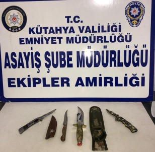 Kütahya'da Yaya Devriye Ekiplerince 135 Sahis, 20 Aracin Sorgusu, GBT Kontrolü Ve Denetimi Yapildi