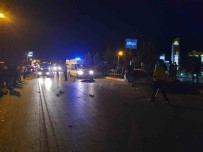 Mersin'de Motosiklet Ile Otomobil Çarpisti Açiklamasi 1 Ölü, 4 Yarali