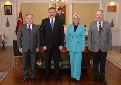 Tuba Ögretmenden Vali Çiftçi'ye Ziyaret