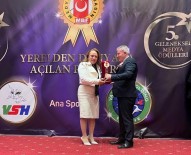 Medya Basin Federasyonu'ndan Prof. Dr. Karabulut'a Ödül