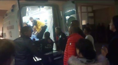 Nigde'de Tarim Isçilerini Tasiyan Minibüs Devrildi Açiklamasi 15 Kisi Yaralandi