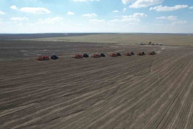 Tohum Ihtiyacinin Büyük Kismini Karsilayan Polatli Tarim Isletmesi'nde Ekim Basladi