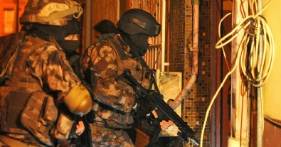 26 adrese eş zamanlı terör operasyonu: Aralarında HDP ilçe başkanlarının da bulunduğu 20 kişi gözaltında