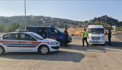 Jandarmadan 152 Sürücüye 215 Bin TL Para Cezasi