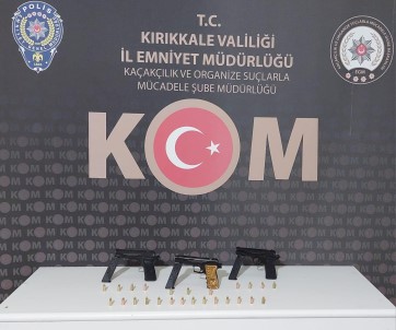 Polisin Gözünden Kaçmadi, Torpidoya Gizlenen 3 Tabanca Çikti