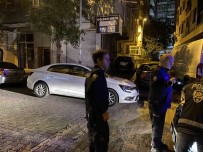 Bahçelievler'de Polisin 'Dur' Ihtarina Uymayan Araç Kaçti, Kovalamacada Iki Polis Yaralandi