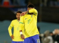 Neymar'dan hayranlarını üzen haber! Sezonu kapatmak bir yana futbol kariyeri bitebilir...