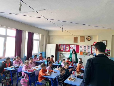 Düzenlenen Kahvalti Programina Katilim Saglandi