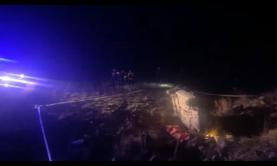 Kars'ta Otomobil Sarampole Uçtu Açiklamasi 3 Ölü, 1 Yarali