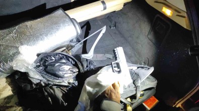 Polisin Kovaladigi Lüks Cipten Silah Çikti Açiklamasi 5 Kisi Gözaltina Alindi