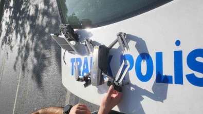 Trafik Denetiminde Kirmizi Isikta Geçtigi Için Ceza Yiyen Taksici 'Kendimden Eminim' Diyerek Cezaya Itiraz Etti