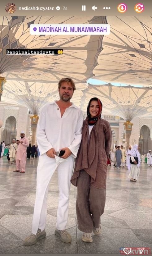 Ünlü çift Medine'ye gitti!