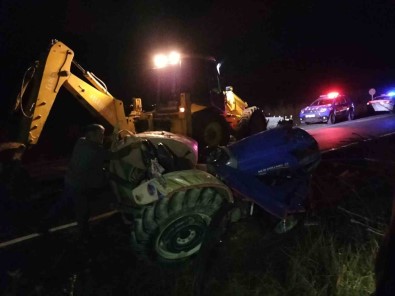Otomobilin Çarptigi Traktörün Sürücüsü Hayatini Kaybetti