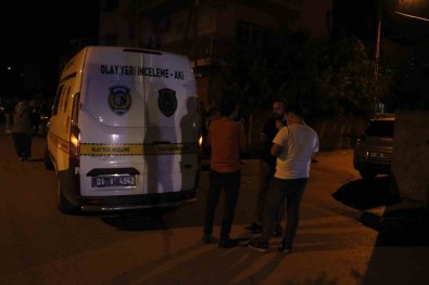 Adana'da Dönerci Dükkanina Silahli Saldiri Açiklamasi Baba Ve Ogul Yaralandi