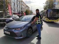 Bakirköy'de Yayalara Yol Vermeyen Sürücülere Denetim